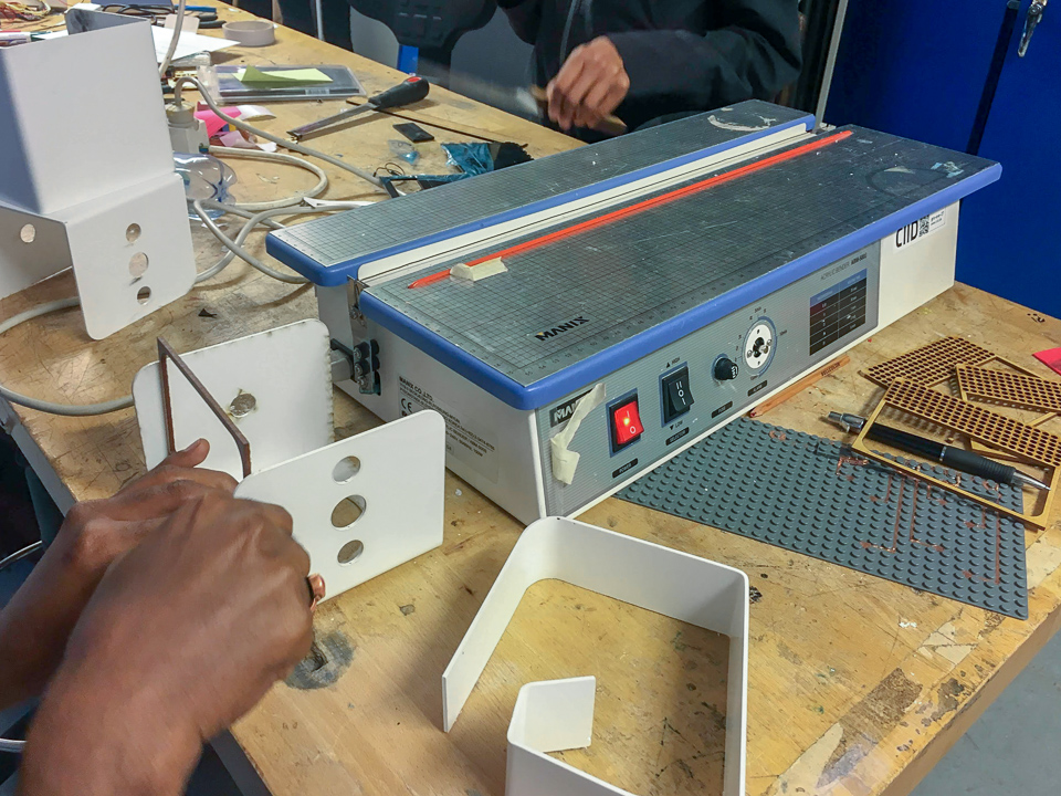 Working on Ponyu's body using bending machine